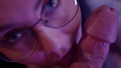 Naughty woman gives blowjob her paramour'_s. Thumb