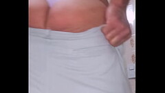 Adoro usar calcinhas apertadas e fio dental. Adoro sair de casa assim. A bunda entra apertado nas be Thumb