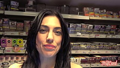 Sabrina, italienne de 30ans, &agrave_ la libido explosive Part 1 Thumb