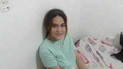 le doy mi gran polla en su cumplea&ntilde_os 18 a mi peque&ntilde_a&nbsp_hermanastra. H.L. Thumb
