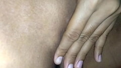 แหย่รูหีด้วยควยที่ใหญ่และยาวจนน้ำแตก Thumb