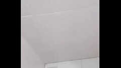 Una tocada antes de la ducha Thumb