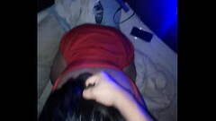 Hermosa joven llega a casa Thumb