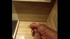 Dotado tocando uma no banho Thumb