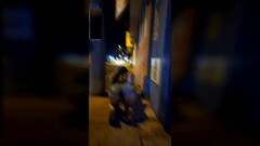 Egirl se exibindo pela primeira vez na rua enquanto o namorado filma Thumb
