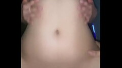Me hace serruchos mientras se toca las tetas Thumb