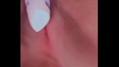 Chica se masturba con objetos Thumb