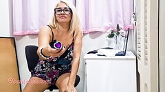 Trailer. Experimentando presentes (lingerie e plug anal) e no tel. contando da &uacute_ltima grava&c Thumb