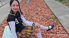 Colegiala folla con el vecino que la invit&oacute_ a su casa a comer helado y le dio algo m&aacute_s Thumb