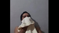 Masturbandome mientras huelo la falda de mi prima Thumb