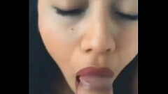 Me corro en la garganta profunda de la chupona Thumb