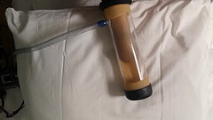1er seance de masturbation &agrave_ l'_hotel avec ma machine a sucer maison  faute d'_une bo Thumb