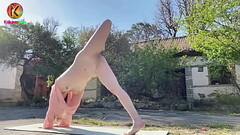Hanadoll tập yoga dưới thời tiết nắng ấm Thumb
