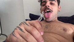 Lukinhas batendo e metendo pau no rabo Thumb