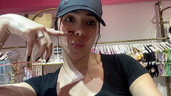 Zorra caliente sorprendida atrapada prob&aacute_ndose bikini con sus tetas perfectas y culo grande Thumb