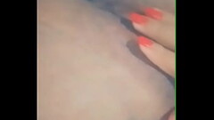 Esa putinha adoro mostra a boceta Thumb