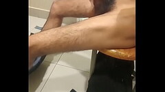 Me masturbo en un probador de ropa en p&uacute_blico (parte 1) Thumb