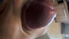 Tocando a 3&ordf_ punheta e ainda cheio de leitinho ! Thumb