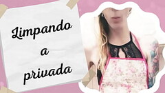 Sissy Aniya - limpando a privada Thumb