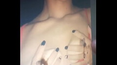 leche a sus pezones hermosos Thumb