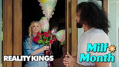 Curvy Jenna Starr Is All Alone On Mother'_s Day Until James Rings Her Bell Ready To Satisfy Her  Thumb