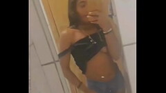 Morena baixinha mostrando os peito Thumb