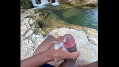 Pau grosso gozando na cachoeira Thumb