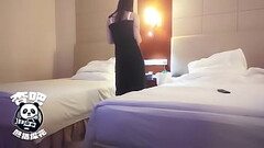 熊猫探花-170新下海外围被熊貓哥细心调教，各种嘿咻姿势轮番解锁 Thumb