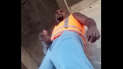 Trabalhador filma se masturbando na obra Thumb
